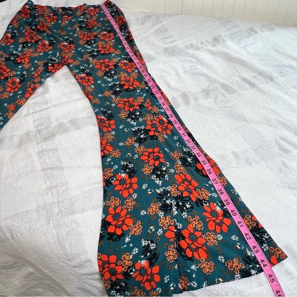 Free People Can't Take My Eyes Off You Flare Floral Pants Green Size M - Picture 7 of 13